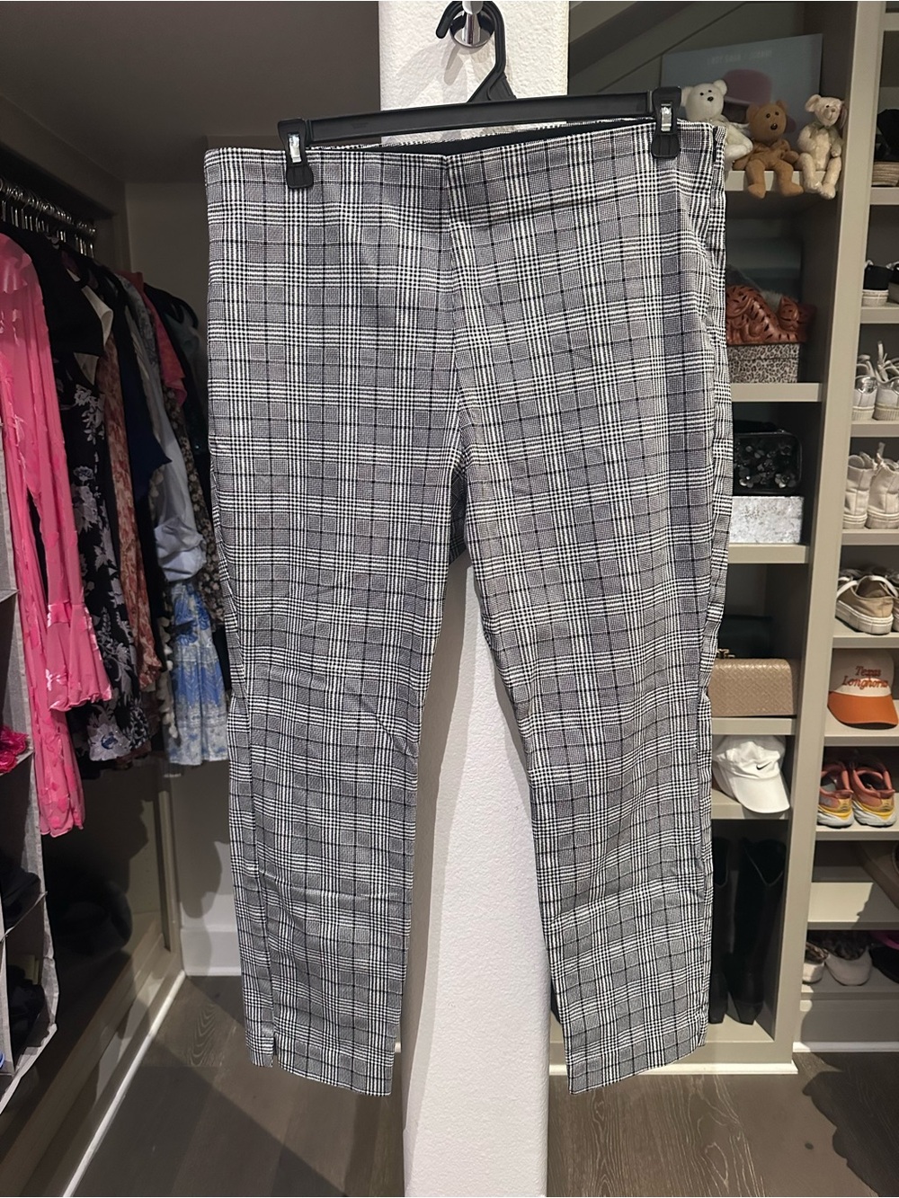 Old Navy Black and White Plaid Women’s Dress Pants